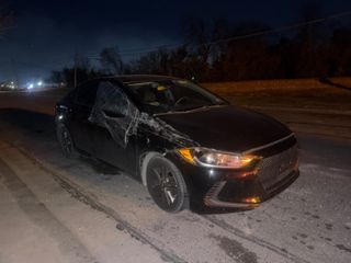 2018 Hyundai Elantra - Exterior Front Right Corner Image